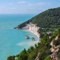 Explorer les plus belles baies du Gargano : Vignanotica et Faraglioni lors d’une randonnée